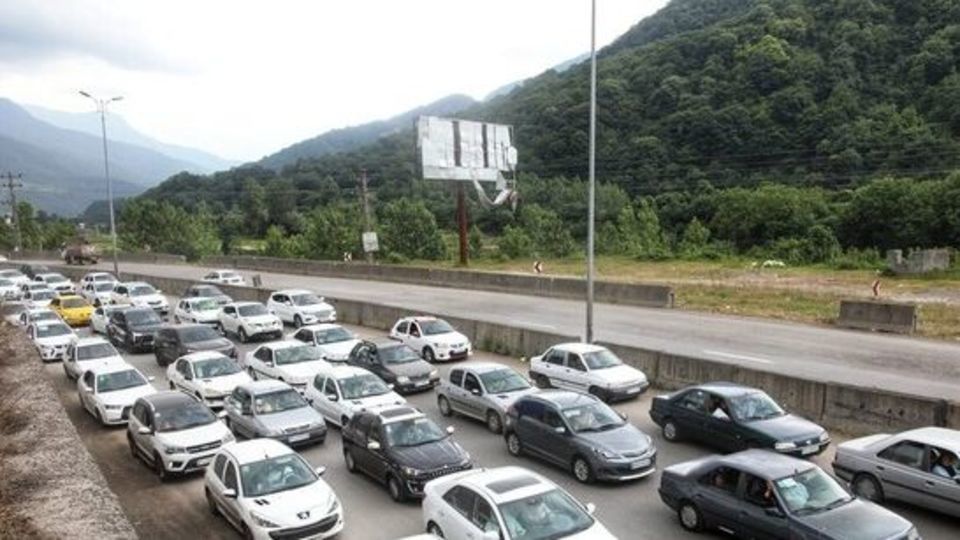 ترافیک سنگین در محورهای شمالی ترافیک سنگین در محورهای شمالی