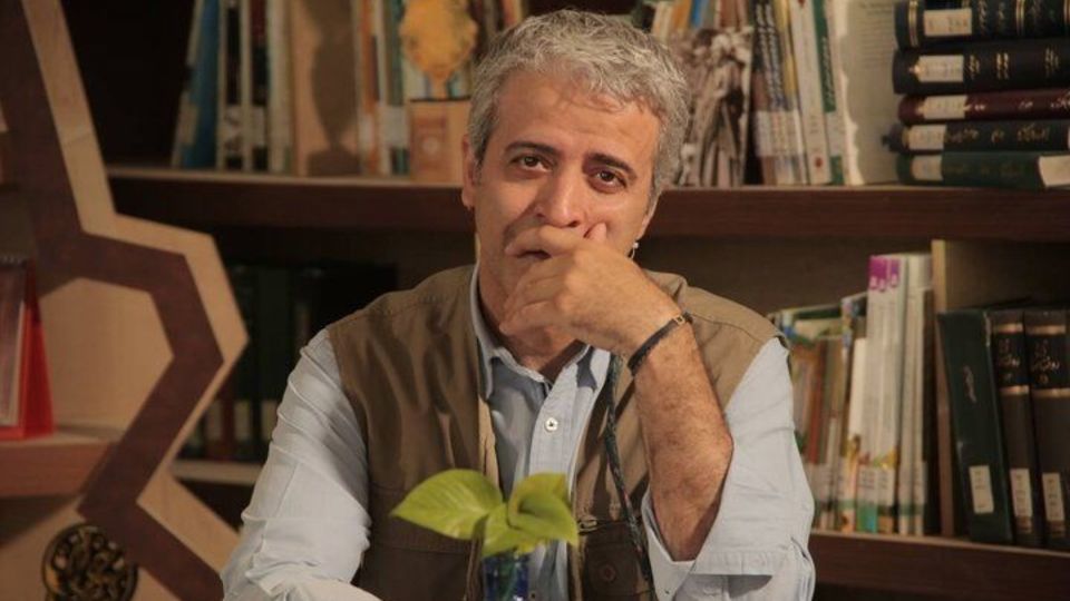 ایوب آقاخانی حکم گرفت ایوب آقاخانی حکم گرفت