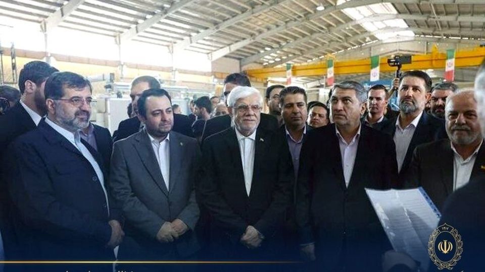 حضور محمدرضا عارف در افتتاح واحد بزرگ ریسندگی در قم با سرمایه گذاری بانک ملی ایران حضور محمدرضا عارف در افتتاح واحد بزرگ ریسندگی در قم با سرمایه گذاری بانک ملی ایران