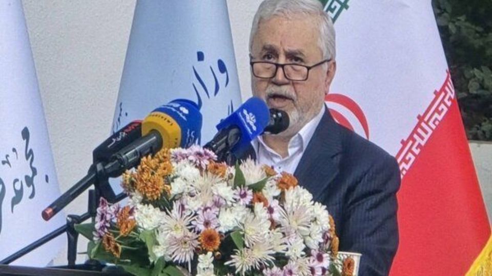 دارابی: زبان فارسی و باور دینی، ستونهای هویت تاریخی ایران هستند دارابی: زبان فارسی و باور دینی، ستونهای هویت تاریخی ایران هستند