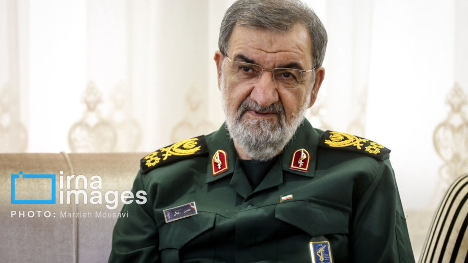 سرلشکر رضایی: به هیچ وجه به آمریکا اعتماد نداریم سرلشکر رضایی: به هیچ وجه به آمریکا اعتماد نداریم