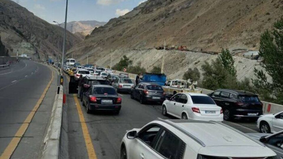 آزادراه تهران - شمال و جاده کندوان به سمت مازندران یک طرفه شد آزادراه تهران - شمال و جاده کندوان به سمت مازندران یک طرفه شد