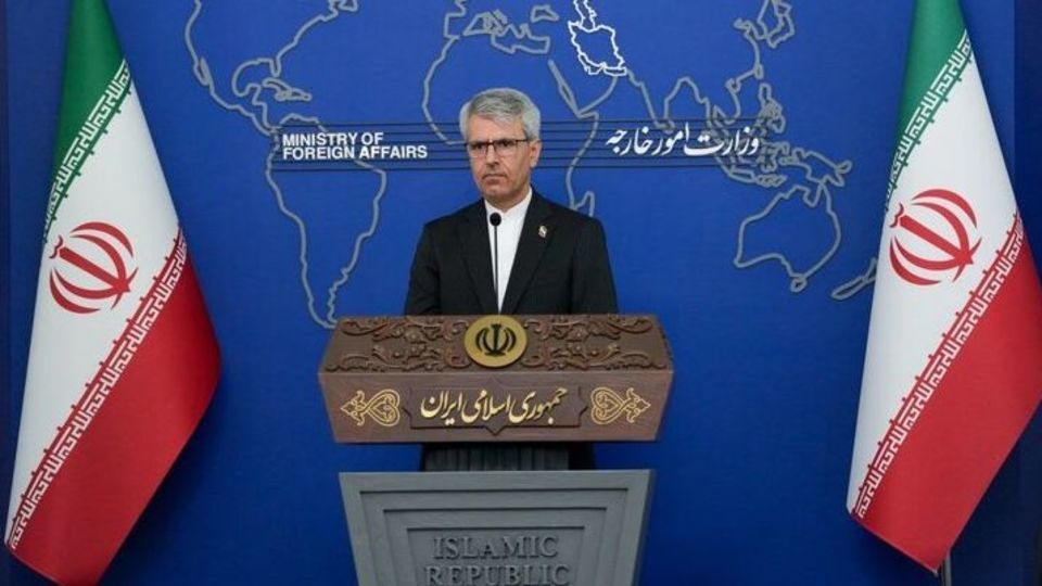 بقائی: باید به هوش بود! بقائی: باید به هوش بود!