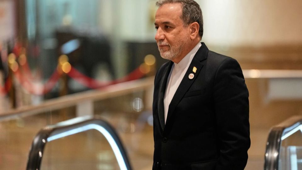 عراقچی با وزیر امور خارجه مالزی در نیویورک دیدار کرد عراقچی با وزیر امور خارجه مالزی در نیویورک دیدار کرد