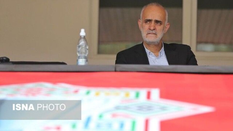 پاسخ تند نبی به دبیر: هرکس سرش در کار خودش باشد پاسخ تند نبی به دبیر: هرکس سرش در کار خودش باشد