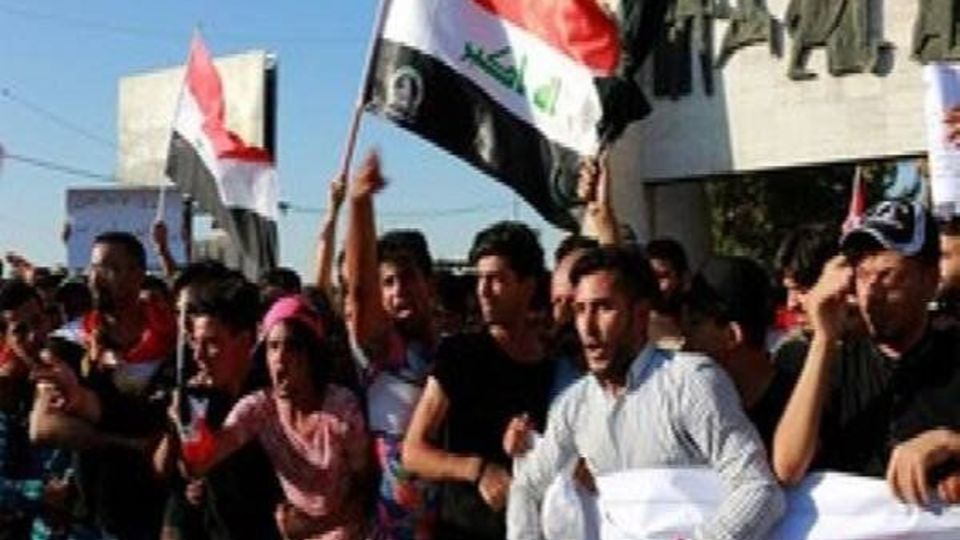 اعتراض عراقیها در محکومیت محدودیت پروازها میان ایران و عراق اعتراض عراقیها در محکومیت محدودیت پروازها میان ایران و عراق