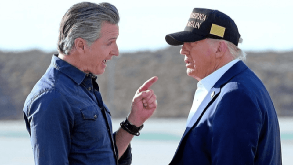 فرماندار کالیفرنیا خواستار سلب اختیارات ریاستجمهوری از ترامپ شد فرماندار کالیفرنیا خواستار سلب اختیارات ریاستجمهوری از ترامپ شد