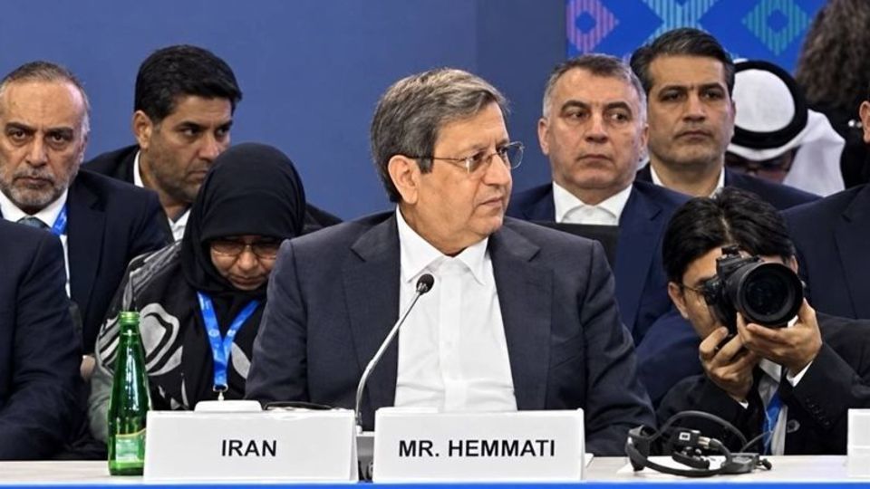 همتی: ادعای فروپاشی اقتصاد ایران توهمی بیش نیست همتی: ادعای فروپاشی اقتصاد ایران توهمی بیش نیست