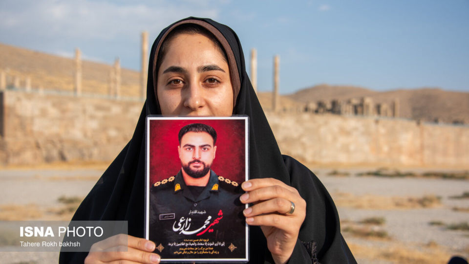 تجمع «جان فدایان تمدن ایران» - تخت جمشید تجمع «جان فدایان تمدن ایران» - تخت جمشید