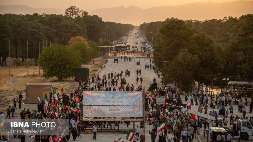 تجمع «جان فدایان تمدن ایران» - تخت جمشید تجمع «جان فدایان تمدن ایران» - تخت جمشید