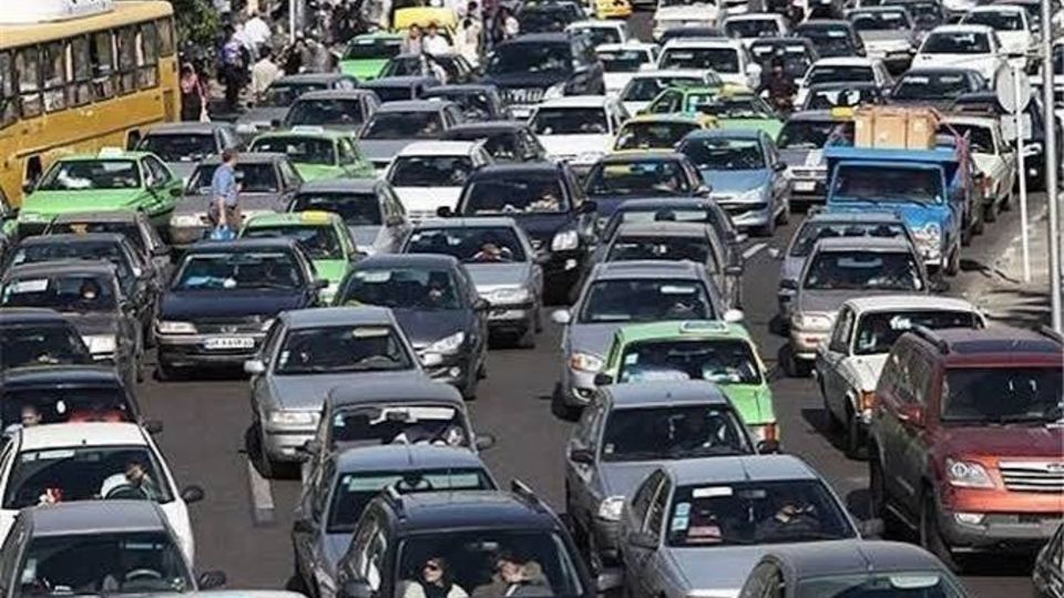 ترافیک نیمهسنگین در ۴ محور منتهی به تهران ترافیک نیمهسنگین در ۴ محور منتهی به تهران