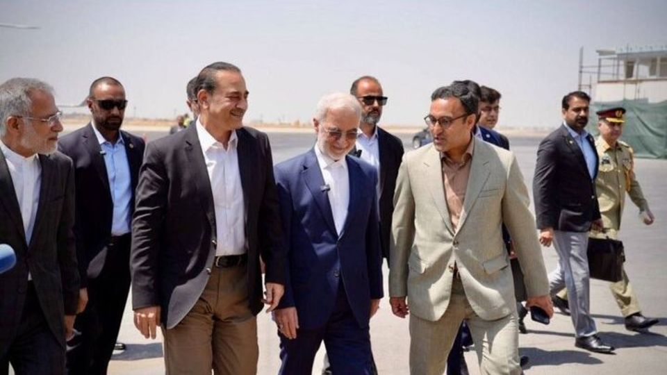 عاصم منیر وارد تهران شد عاصم منیر وارد تهران شد