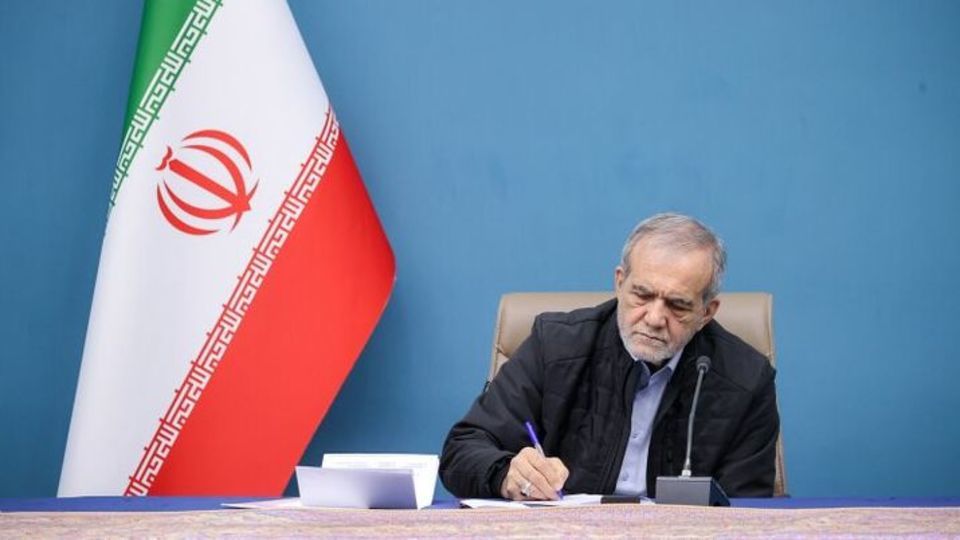 پزشکیان: روستا و عشایر، ریشههای اصیل هویت فرهنگی و اجتماعی ایران عزیز هستند پزشکیان: روستا و عشایر، ریشههای اصیل هویت فرهنگی و اجتماعی ایران عزیز هستند