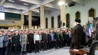 دیدار جمعی از فرماندهان، رزمندگان و ایثارگران و هنرمندان با رهبر انقلاب