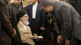 دیدار جمعی از فرماندهان، رزمندگان و ایثارگران و هنرمندان با رهبر انقلاب