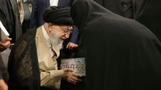 دیدار جمعی از فرماندهان، رزمندگان و ایثارگران و هنرمندان با رهبر انقلاب