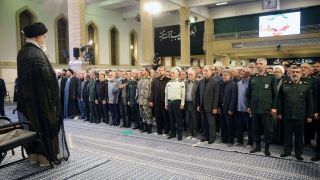 دیدار جمعی از فرماندهان، رزمندگان و ایثارگران و هنرمندان با رهبر انقلاب