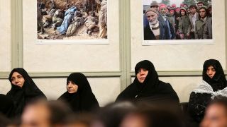 دیدار جمعی از فرماندهان، رزمندگان و ایثارگران و هنرمندان با رهبر انقلاب