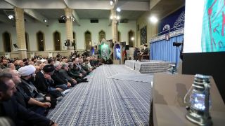 دیدار جمعی از فرماندهان، رزمندگان و ایثارگران و هنرمندان با رهبر انقلاب