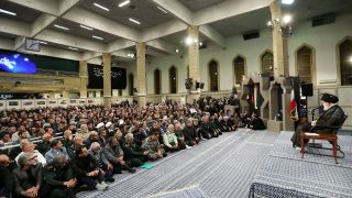 دیدار جمعی از فرماندهان، رزمندگان و ایثارگران و هنرمندان با رهبر انقلاب