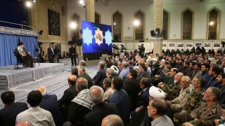 دیدار جمعی از فرماندهان، رزمندگان و ایثارگران و هنرمندان با رهبر انقلاب