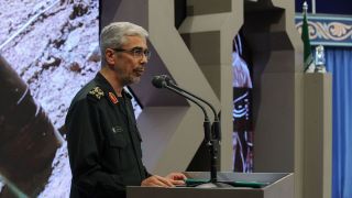 دیدار جمعی از فرماندهان، رزمندگان و ایثارگران و هنرمندان با رهبر انقلاب