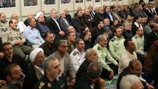 دیدار جمعی از فرماندهان، رزمندگان و ایثارگران و هنرمندان با رهبر انقلاب