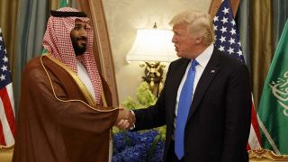 چهلم خاشقچی، بوسه بر دستان قاتل