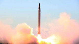 لحظه برخورد موشک بالستیک یمن به ظهران عربستان