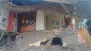 ریزش مدرسه در علی‌آبادکتول/ مصدومیت ۱۴ نفر + عکس و فیلم