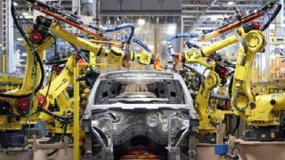 سرانه کارکنان خودروسازان ایرانی ۳ برابر دنیا/ کارخانه‌های خودروسازی به ازای هر نیرو چند ماشین می‌سازند؟