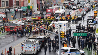 شمار مجروحان تیراندازی مترو نیویورک به ۲۹ نفر رسید/ تعیین جایزه برای دستگیری مظنون