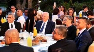نمایش خفت سازش‌کاران در ضیافت افطار رئیس رژیم صهیونیستی