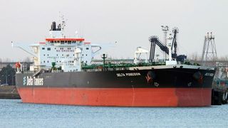 توقیف ۲ فروند نفتکش یونانی در آبهای خلیج فارس  
