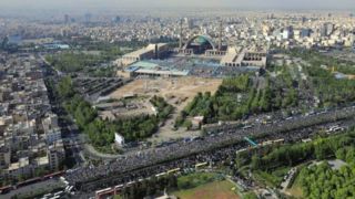 تصاویر هوای از حضور با شکوه مردم در مصلی تهران