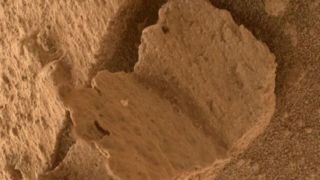 مریخ‌نورد «کنجکاوی» یک کتاب سنگی را در مریخ کشف کرد!
