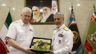 دریادار سیاری: ارتش ایران آماده همکاری‌های مشترک با روسیه است