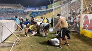 تراژدی مرگ در مسابقه فوتبال السالوادور؛ ۱۲ کشته در پی ازدحام جمعیت