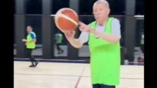 اردوغان در تعطیلات عید قربان بسکتبال بازی کرد