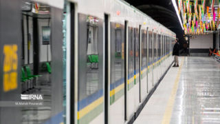 قطع برق قطارهای مترو تهران - کرج را متوقف کرد 