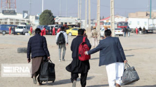 ضرورت ساماندهی اتباع بیگانه/ کارگران افغانی کارت اقامت می گیرند