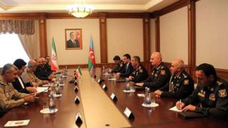 دیدار وزیر دفاع جمهوری آذربایجان با هیأت نظامی ایران
