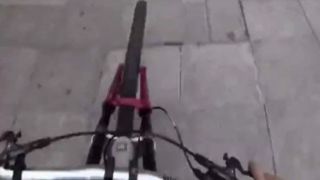 ویدیوی پربازدید از مهارت فوق‌العاده یک دوچرخه‌سوار در شیلی