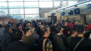 تصاویر تجمع هواداران برای استقبال از رونالدو در فرودگاه امام خمینی(ره)