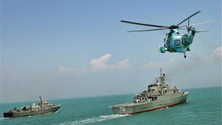 هدف قرارگرفتن بالگرد آمریکایی توسط لیزر قایق‌های تندروی ایران