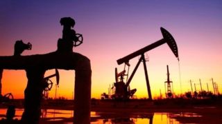 وزیر ‌اقتصاد:‌ کشف نفت در میدان‌ هیرکانی قطعی شد/ ذخیره قطعی ۲۷ میلیون بشکه نفت 