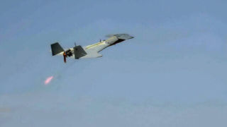 تصاویر لحظه پرتاب هواپیماهای انتحاری به سمت صهیونیست‌ها