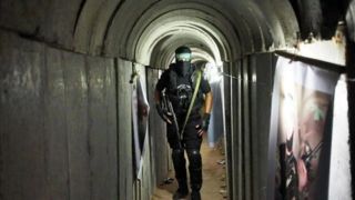 حماس تصاویر تونل های زیر نوار غزه را منتشر کرد