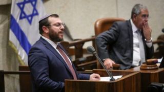وزیر صهیونیست: بمب هسته‌ای یکی از گزینه‌های ما برای غزه است