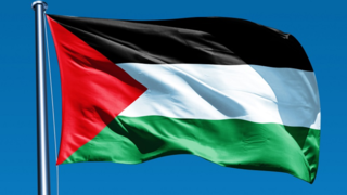 حضور یک جیمی جامپ با پرچم فلسطین در لیگ قهرمانان اروپا